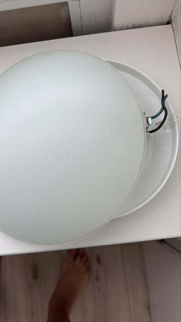 Plafondlampen beschikbaar voor biedingen