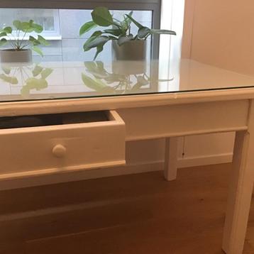 eettafel beschikbaar voor biedingen