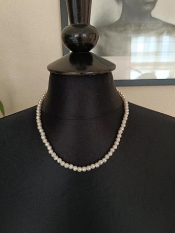 Ketting kleur creme lengte 43 cm grootte 6mm parels beschikbaar voor biedingen