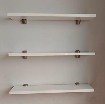 6 x wandplank wit IKEA EKBY TONY met 12 plankdragers beschikbaar voor biedingen