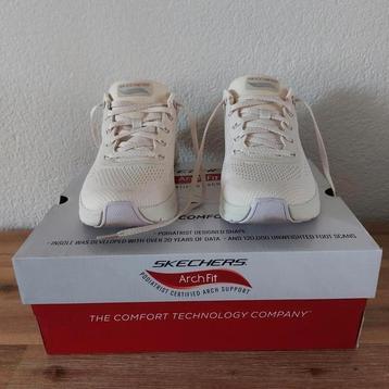 Nieuwe Skechers maat 39 beschikbaar voor biedingen