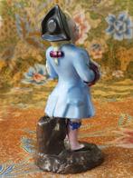 Mooi antiek beeldje uit Engeland van een edelman 13 cm. 1880, Antiek en Kunst, Antiek | Porselein, Ophalen of Verzenden