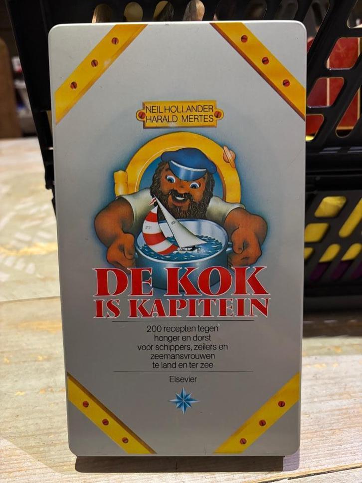 De kok is kapitein - Kookboek in blik - Elsevier, Boeken, Kookboeken, Zo goed als nieuw, Overige typen, Nederland en België, Ophalen of Verzenden