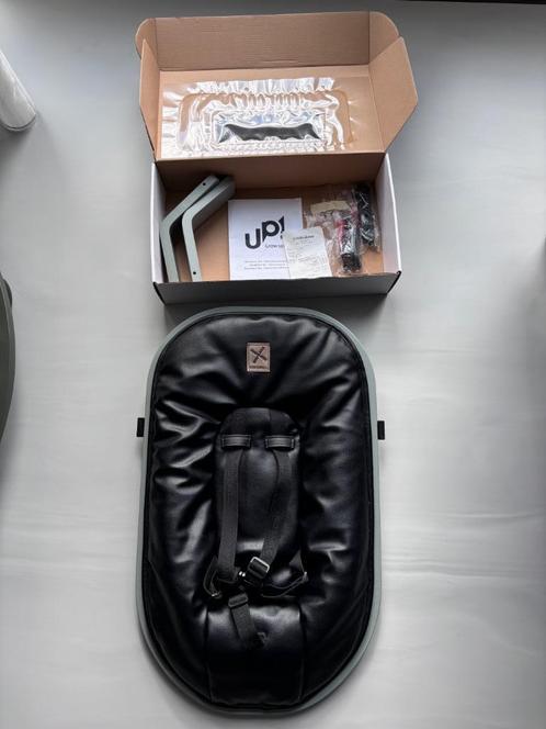 Kidsmill Newborn set stone green en zwart kussen!, Kinderen en Baby's, Kinderstoelen, Gebruikt, Meegroeistoel, Ophalen of Verzenden