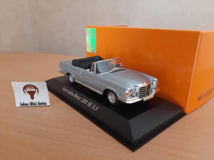 Mercedes Benz 280SE 3.5 Cabrio lichtblauw metallic 1:43, Hobby en Vrije tijd, Modelauto's | 1:43, Nieuw, Auto, Overige merken