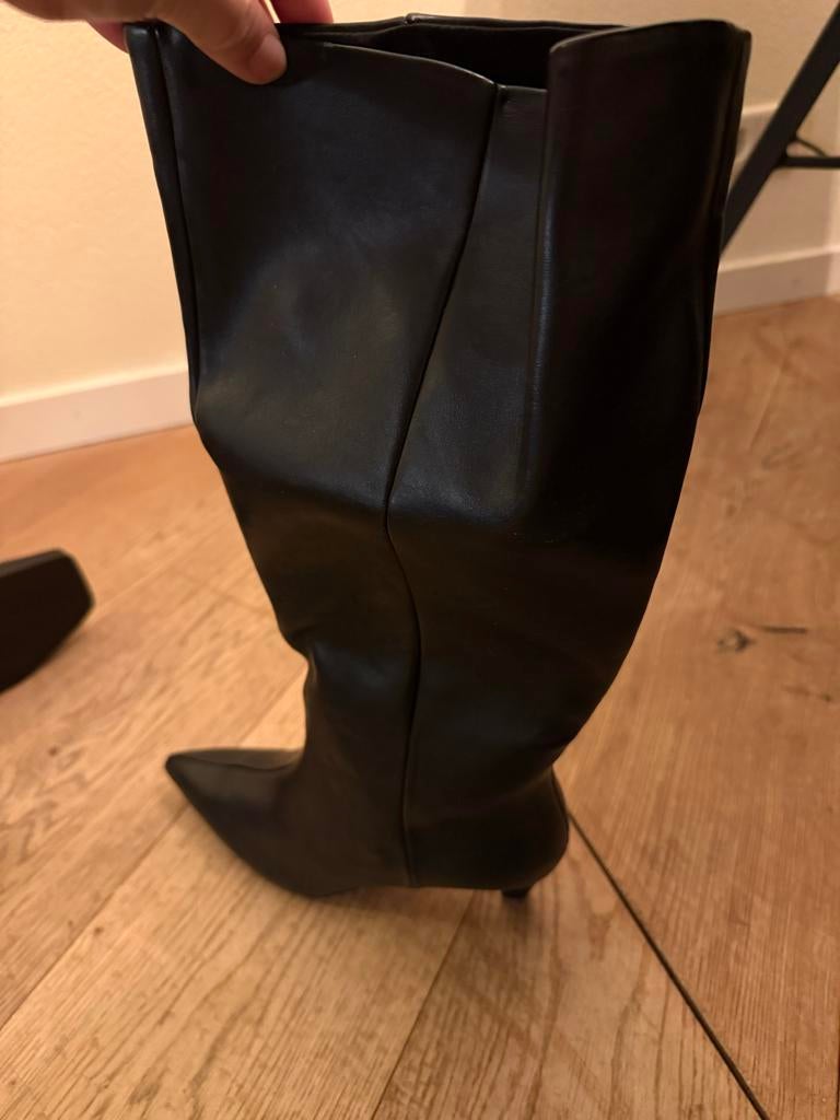 Nieuwe ASOS Laarzen - Maat 35 - Brede Kuiten, Ophalen of Verzenden, Nieuw, Zwart, Hoge laarzen