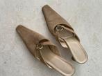 beige muiltjes van suède, maat 39. ZGAN, Ophalen of Verzenden, Zo goed als nieuw, Beige, Sandalen of Muiltjes
