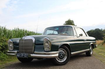Mercedes-Benz 200-serie 220 SE Coupe PRACHTIGE AUTO! STUURBE beschikbaar voor biedingen