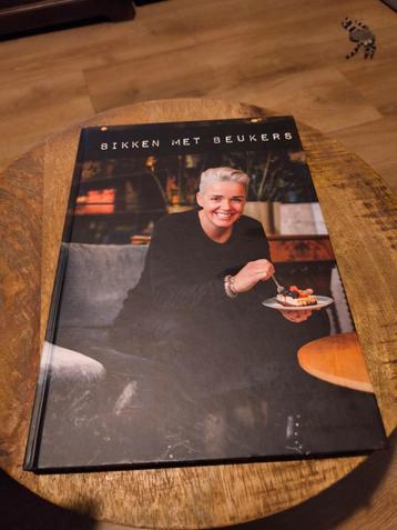 Bikken met Beukers - Kookboek in Nieuwstaat beschikbaar voor biedingen