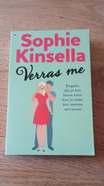 Sophie Kinsella - Verras me, Sophie Kinsella, Ophalen of Verzenden, Zo goed als nieuw, Nederland