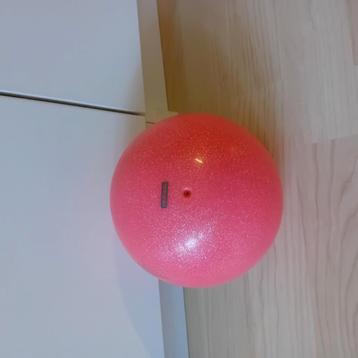 Gymbal Decathlon roze 13 cm maar nog op te pompen beschikbaar voor biedingen
