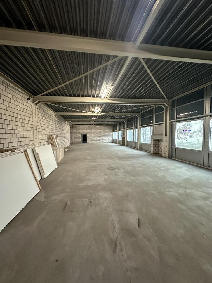 900m2 opslag, atelier (1e etage) – zichtlocatie N300, Zakelijke goederen, Bedrijfs Onroerend goed, Bedrijfsruimte, Huur