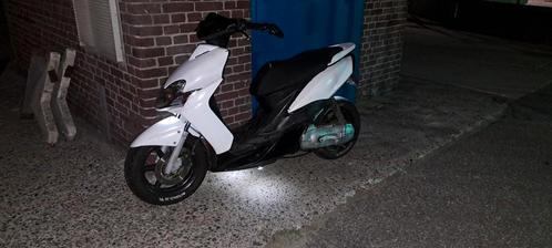 Yamaha jog r, Fietsen en Brommers, Scooters | Yamaha, Gebruikt, JogR of RR, Maximaal 45 km/u, Tweetakt, Ophalen of Verzenden