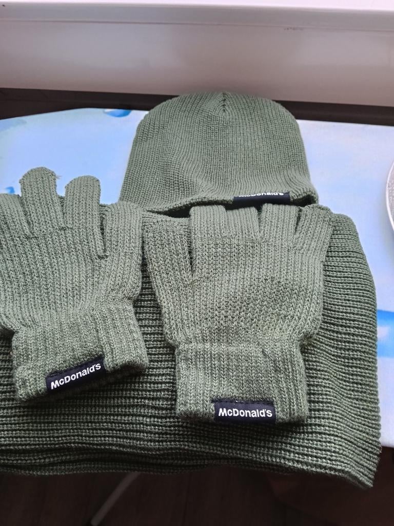 McDonald's Muts, Sjaal & Handschoenen Set - Nieuw!, Nieuw, Overige maten, Ophalen of Verzenden, McDonald's