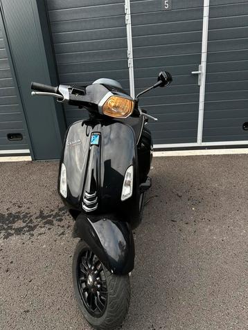 Vespa sprint 50cc 4takt ~ zwart beschikbaar voor biedingen