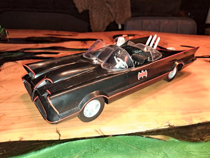 Batmobile 1966 Remake, Hobby en Vrije tijd, Modelauto's | 1:18, Gebruikt, Auto, Ophalen of Verzenden