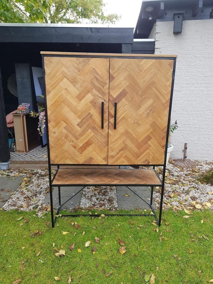 Visgraat houten kast, Huis en Inrichting, Kasten | Buffetkasten, Gebruikt, 150 tot 200 cm, 100 tot 150 cm, 25 tot 50 cm, Met deur(en)