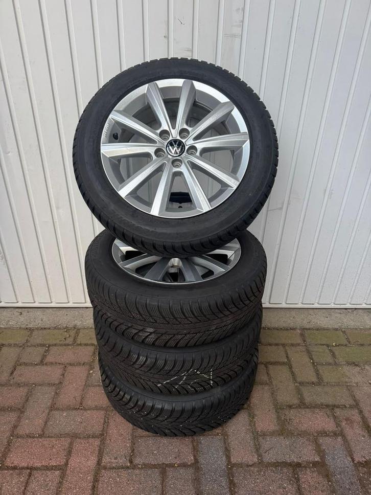 Volkswagen velgenset met Bridgestone winterbanden, Auto-onderdelen, Banden en Velgen, Banden en Velgen, Winterbanden, 16 inch