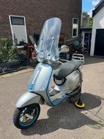 Vespa Primavera (Elettrica 2021), Fietsen en Brommers, Scooters | Vespa, Ophalen, Zo goed als nieuw, Maximaal 45 km/u