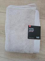 Hema hotel handdoek extra zacht 70 x 140 cm 670 g/m2, Ophalen of Verzenden, Nieuw, Overige kleuren, Handdoek