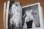 1000 dessous. Een geschiedenis van lingerie., Boeken, Mode, Ophalen of Verzenden, Gelezen, Mode algemeen