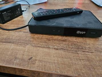 Ziggo decoder incl adapter en afstandsbediening beschikbaar voor biedingen