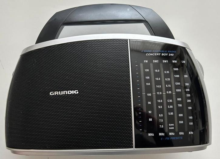Nette goed functionerende radio van Grundig, Audio, Tv en Foto, Radio's, Zo goed als nieuw, Ophalen of Verzenden