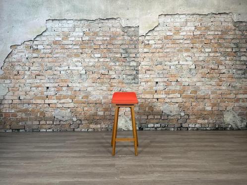 Zeitraum Morph oranje bij TheReSales, Huis en Inrichting, Stoelen, Zo goed als nieuw, Eén, Hout, Stof, Overige kleuren, Ophalen of Verzenden