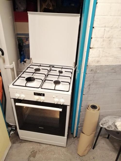 WEG=WEG!! GOEDWERKENDE SIEMENS GASFORNUIS OVEN 4PITS ELEKTRA, Witgoed en Apparatuur, Fornuizen, Gebruikt, Vrijstaand, Gas, 4 kookzones