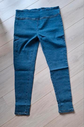 strecht jeans  beschikbaar voor biedingen