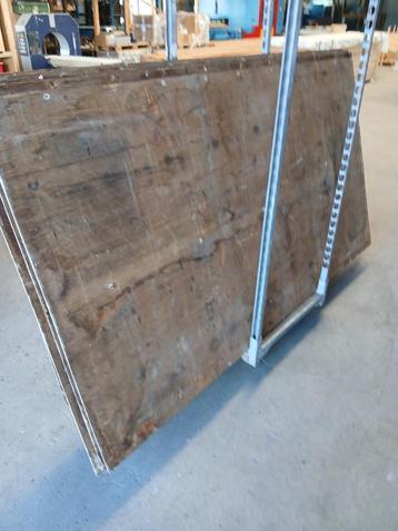 platen hout Gebruikt alles in 1 x beschikbaar voor biedingen