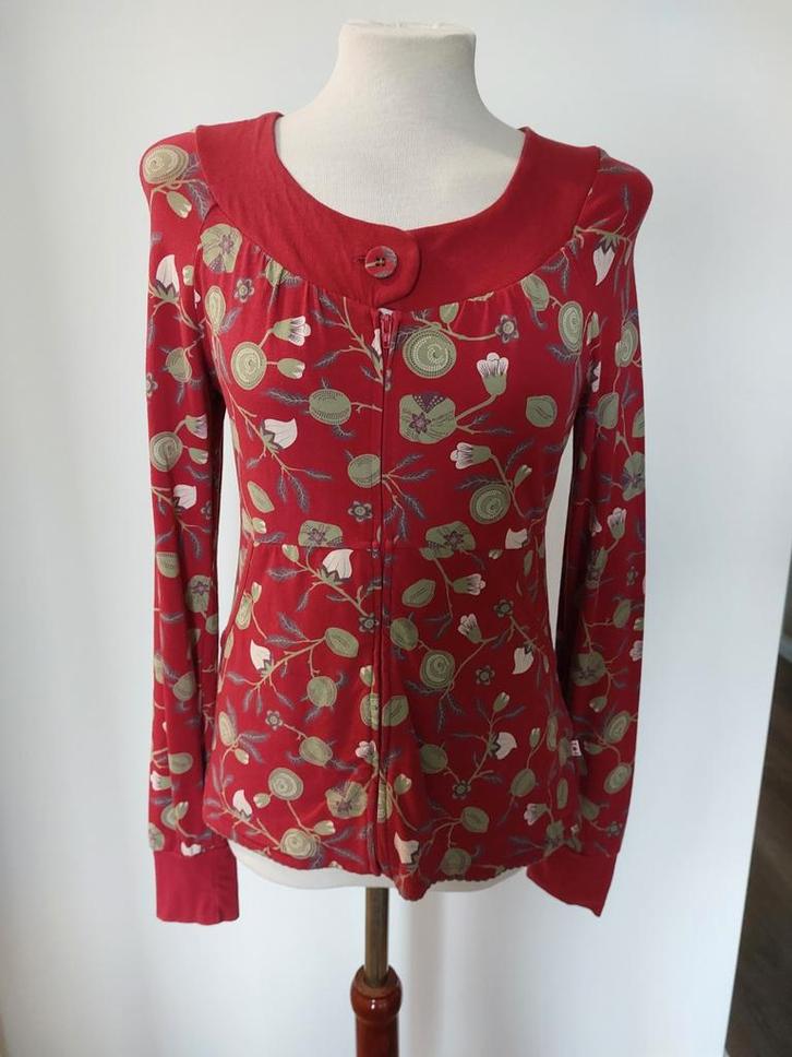 Blutsgeschwister vestje met rits en knoop maat M, Kleding | Dames, Tops, Zo goed als nieuw, Maat 38/40 (M), Rood, Lange mouw, Ophalen of Verzenden