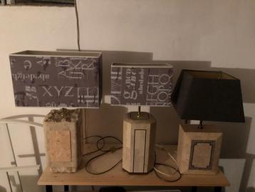 3 mooie fossielstenen tafellampen incl. kappen + vogel beschikbaar voor biedingen