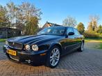 Jaguar XJR 4.2 V8 Supercharger 2003 Zwart, Auto's, Automaat, Achterwielaandrijving, 394 pk, Zwart