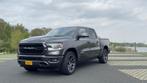 RAM 1500 Laramie Sport | Uniek dubbele LPG | Bomvol!, Auto's, Bestelauto's, Origineel Nederlands, Te koop, Zilver of Grijs, 5 stoelen