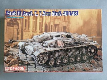 Dragon 9035 StuG III Ausf. C 1:35 (verkeerde decals)