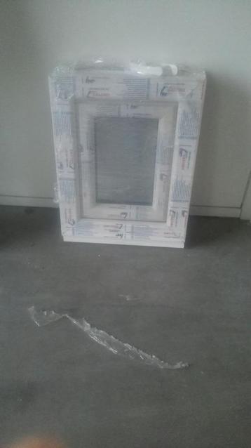 Voorraad Draai/Kiep kozijnen wit kunststof 500 x 700 beschikbaar voor biedingen