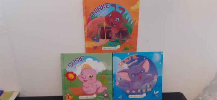 3x klein maar nuttig boekjes oa Susie de worm Minke de mier., Boeken, Kinderboeken | Kleuters, Nieuw, Fictie algemeen, Jongen of Meisje