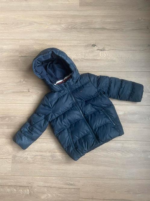 Tommy Hilfiger winterjas, donsjas, maat 92, donkerblauw., Kinderen en Baby's, Kinderkleding | Maat 92, Gebruikt, Jongen, Jas, Ophalen of Verzenden