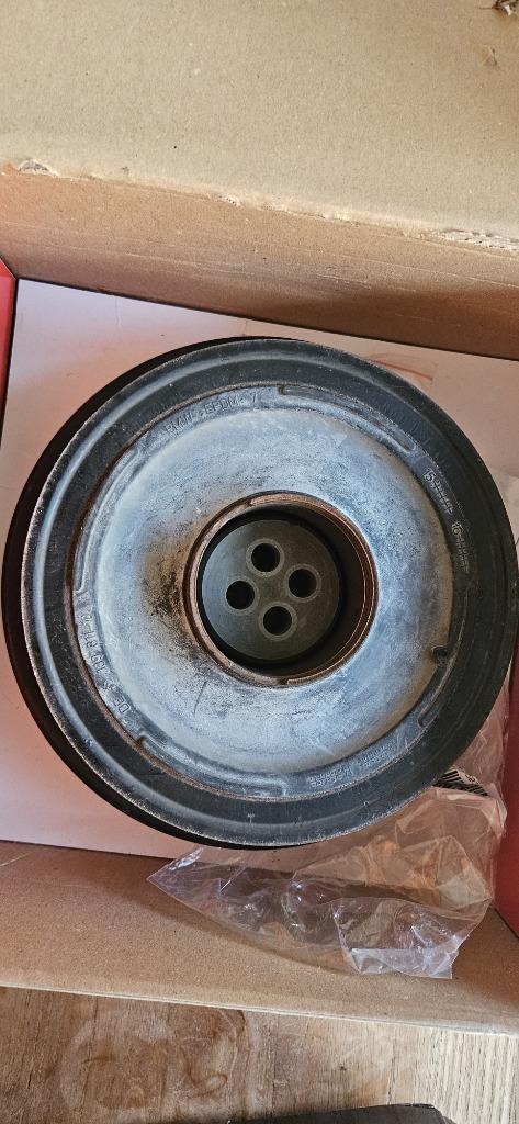 Krukaspoelie 330d  BMW F30 Trillingsdemper F36 F10 F01, Auto-onderdelen, Motor en Toebehoren, BMW, Gebruikt, Ophalen of Verzenden