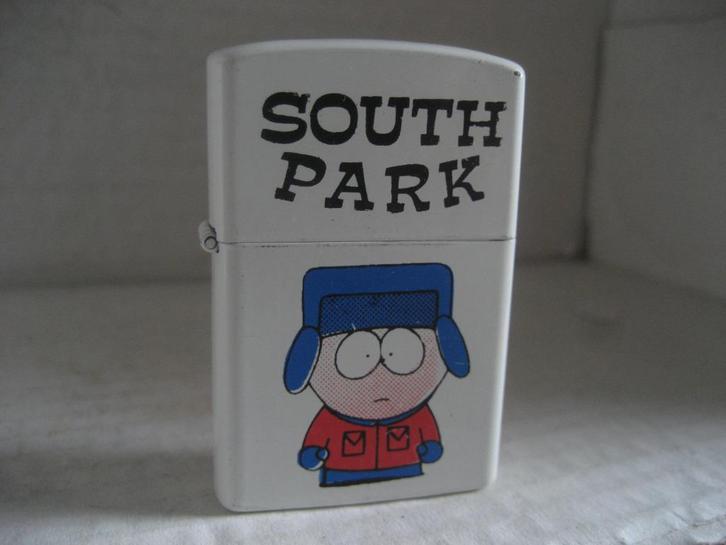 Benzine open klap aansteker "Southpark", Verzamelen, Rookartikelen, Aanstekers en Luciferdoosjes, Zo goed als nieuw, Aansteker