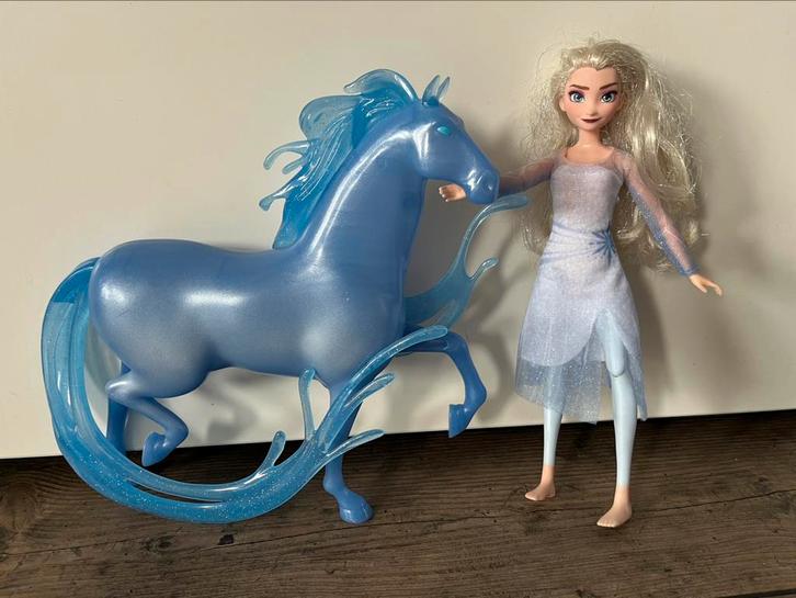 Elsa en waterpaard frozen 2, Kinderen en Baby's, Speelgoed | Poppen, Zo goed als nieuw, Ophalen of Verzenden