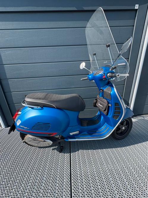 VESPA GTS 300 HPE (2023)(2021)- VOL VERMOGEN, A1 GESCHIKT|, Fietsen en Brommers, Scooters | Vespa, Zo goed als nieuw, Overige modellen