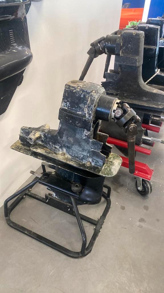 Gebruikte Mercruiser Gen 2 staart compleet onder en boven, Watersport en Boten, Accessoires en Onderhoud, Gebruikt, Motor en Techniek