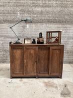 Antiek dressoir met mooie ronde hoeken, Huis en Inrichting, Kasten | Dressoirs, Antiek, 150 tot 200 cm, Met hangruimte, Ophalen of Verzenden