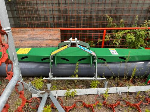 Landrol 300 cm met schraper, Zakelijke goederen, Agrarisch | Werktuigen, Weidebouw, Ophalen