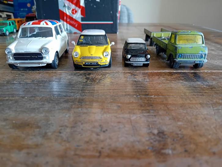 Mini en hanomag, Hobby en Vrije tijd, Modelauto's | Overige schalen, Zo goed als nieuw, Auto, Ophalen of Verzenden