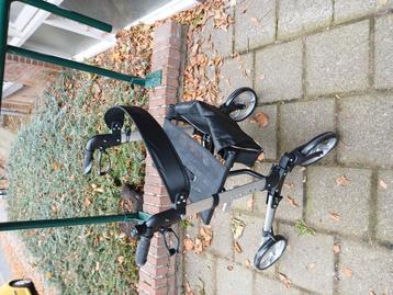 Wegens omstandigheden nieuwe rollator te koop. beschikbaar voor biedingen