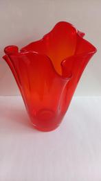 Vintage glazen vaas, rood,  zakdoek design, Ophalen of Verzenden