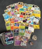 Veel Pokémon kaarten - Grote Bundel met Tin voor €9,99, Hobby en Vrije tijd, Verzamelkaartspellen | Pokémon, Ophalen of Verzenden